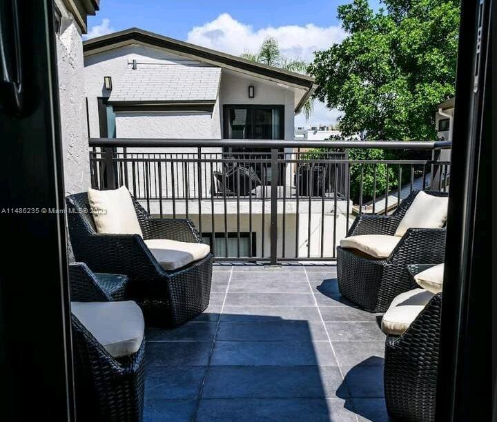 GRAPE TREE TOWNHOUSE COND - Residential Lease