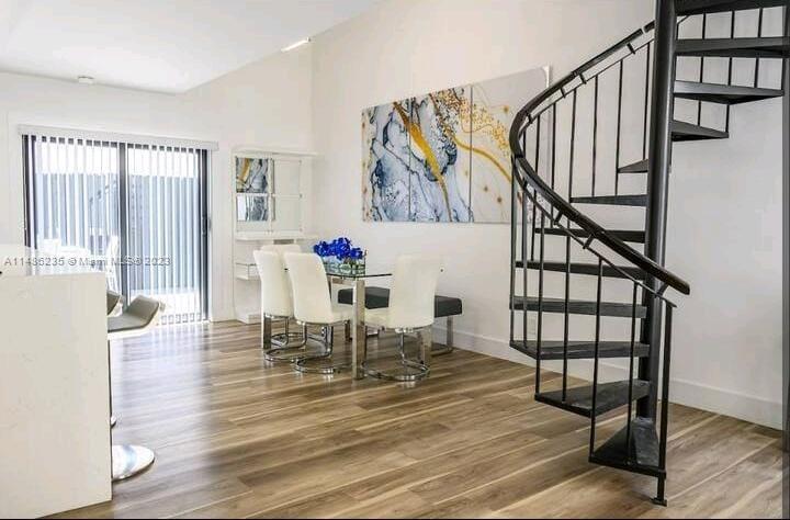 GRAPE TREE TOWNHOUSE COND - Residential Lease