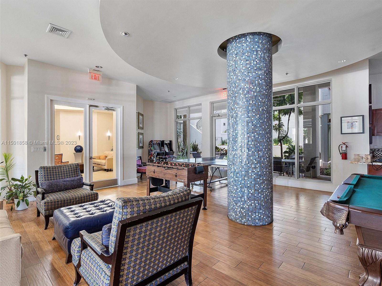 RADIUS CONDO - Residential