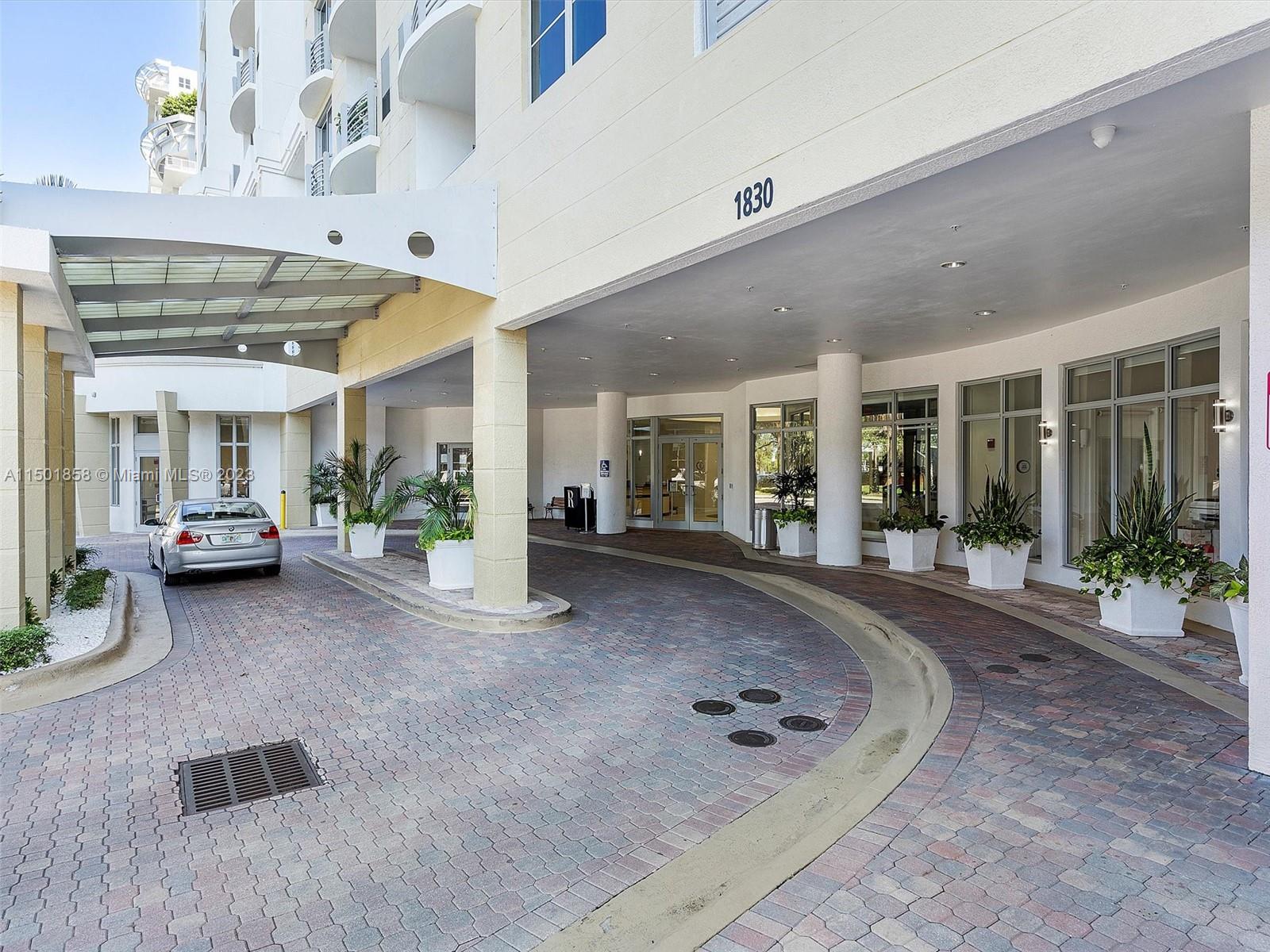 RADIUS CONDO - Residential