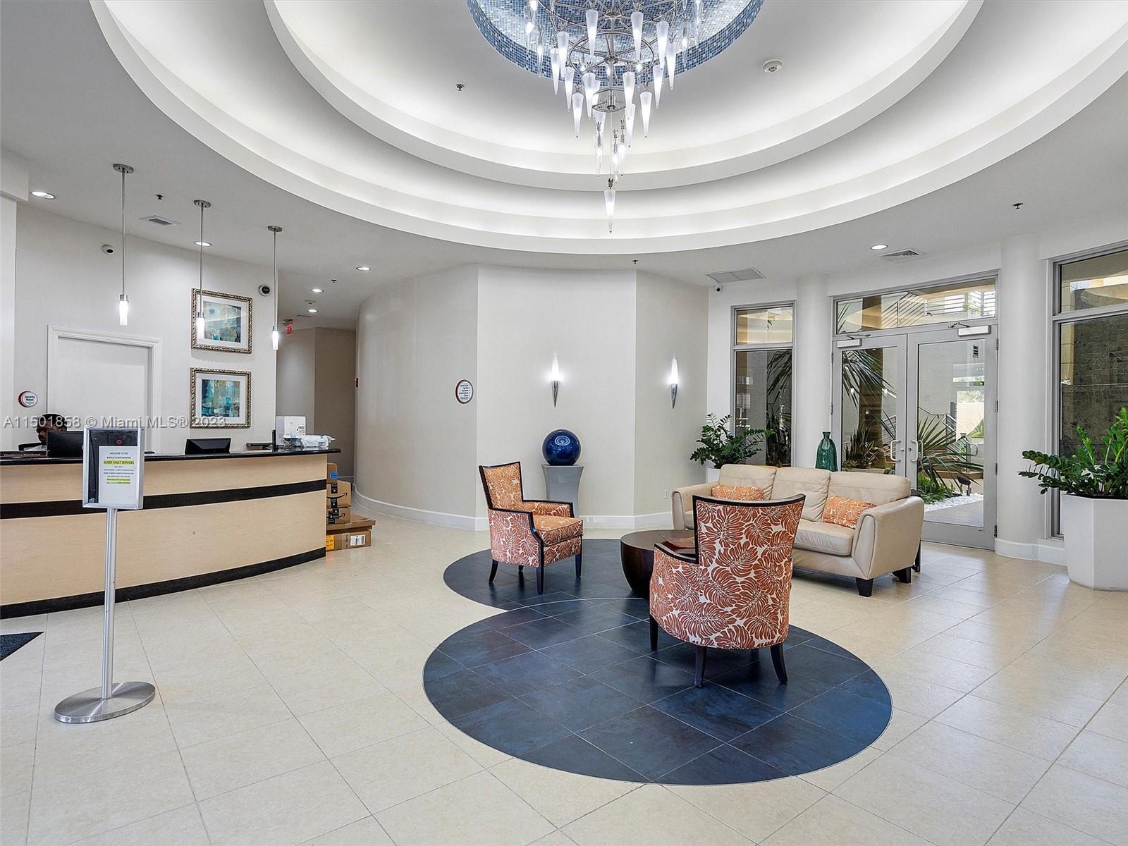 RADIUS CONDO - Residential