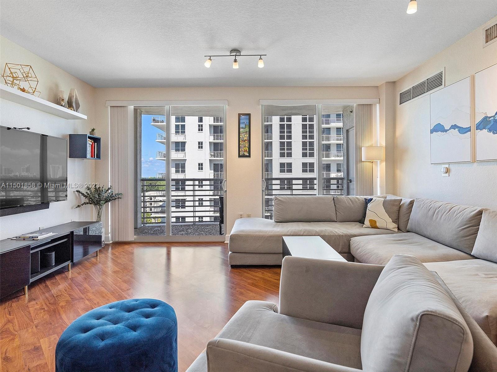 RADIUS CONDO - Residential