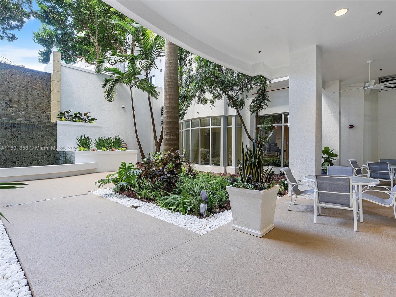 RADIUS CONDO - Residential