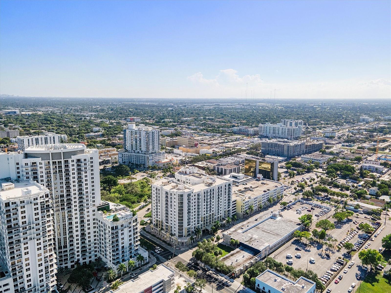 RADIUS CONDO - Residential