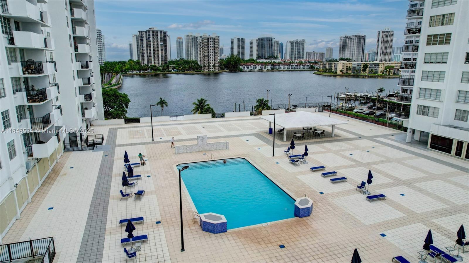 COMMODORE PLAZA CONDO - Residential