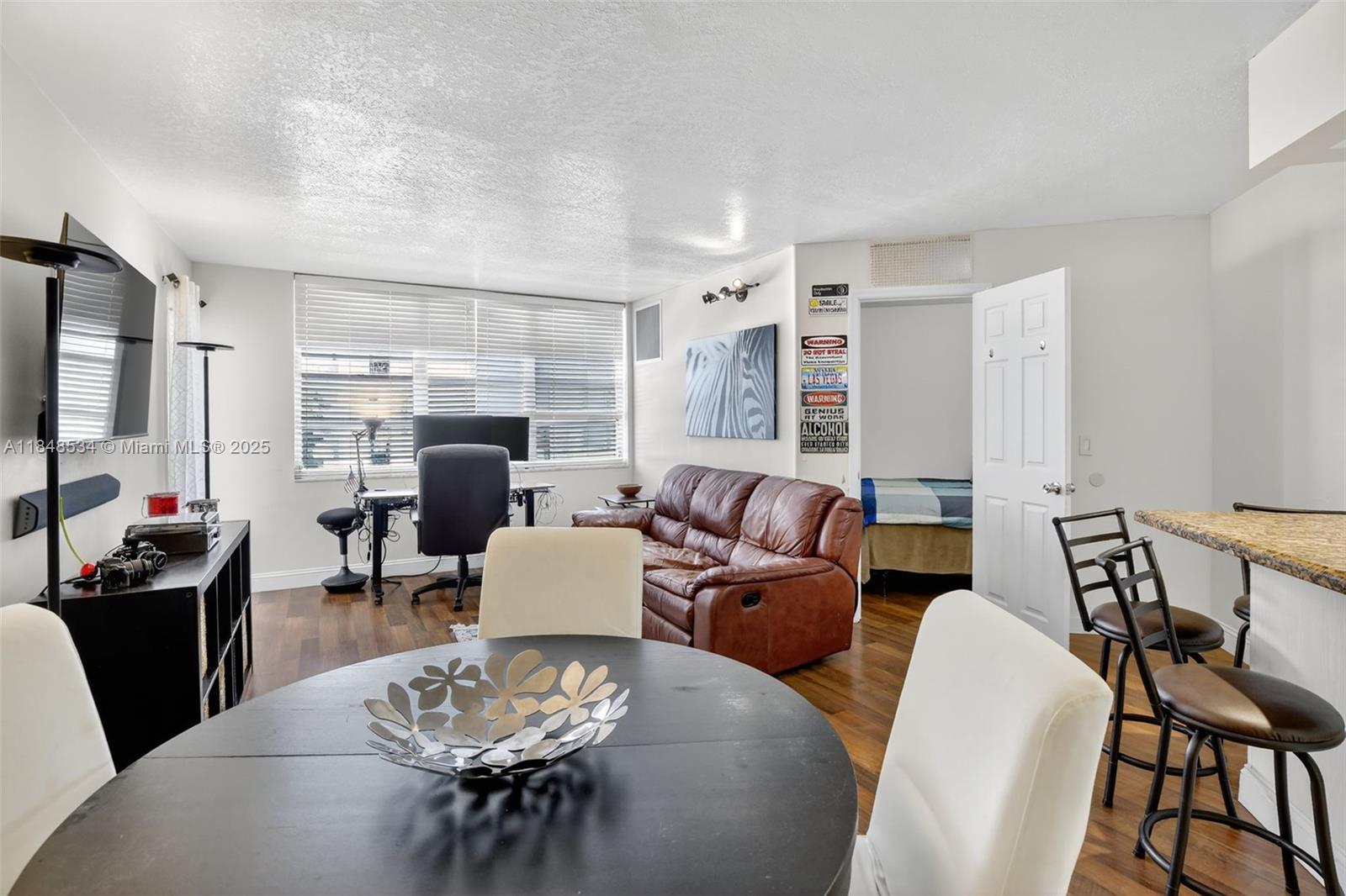 COMMODORE PLAZA CONDO - Residential