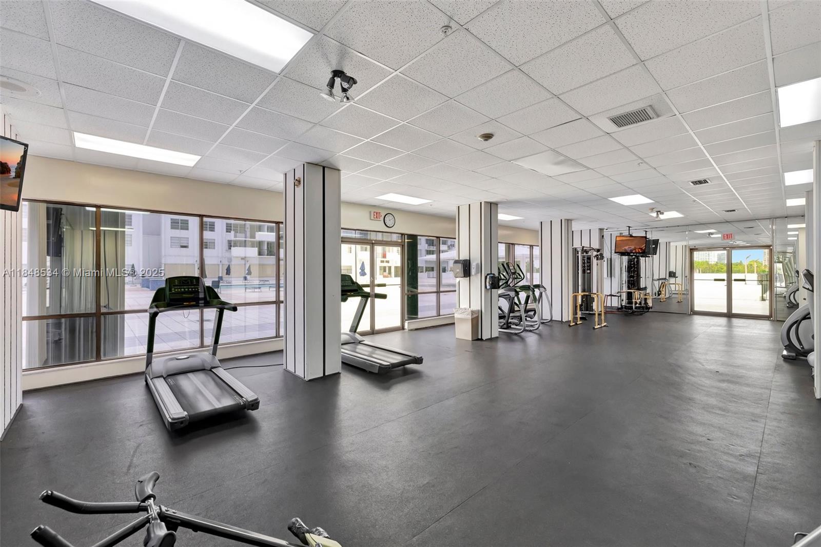 COMMODORE PLAZA CONDO - Residential