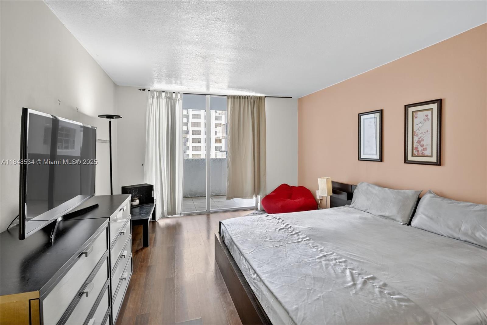 COMMODORE PLAZA CONDO - Residential