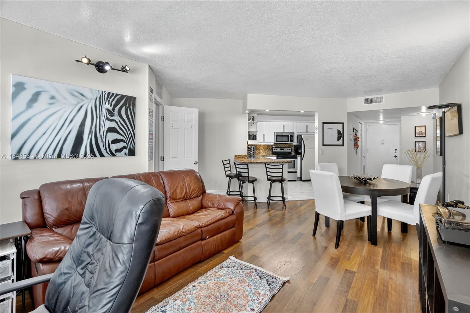 COMMODORE PLAZA CONDO - Residential