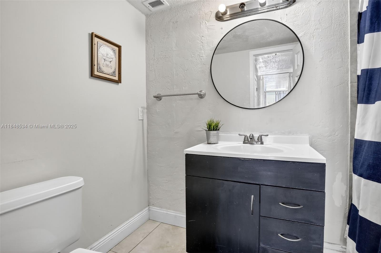 COMMODORE PLAZA CONDO - Residential