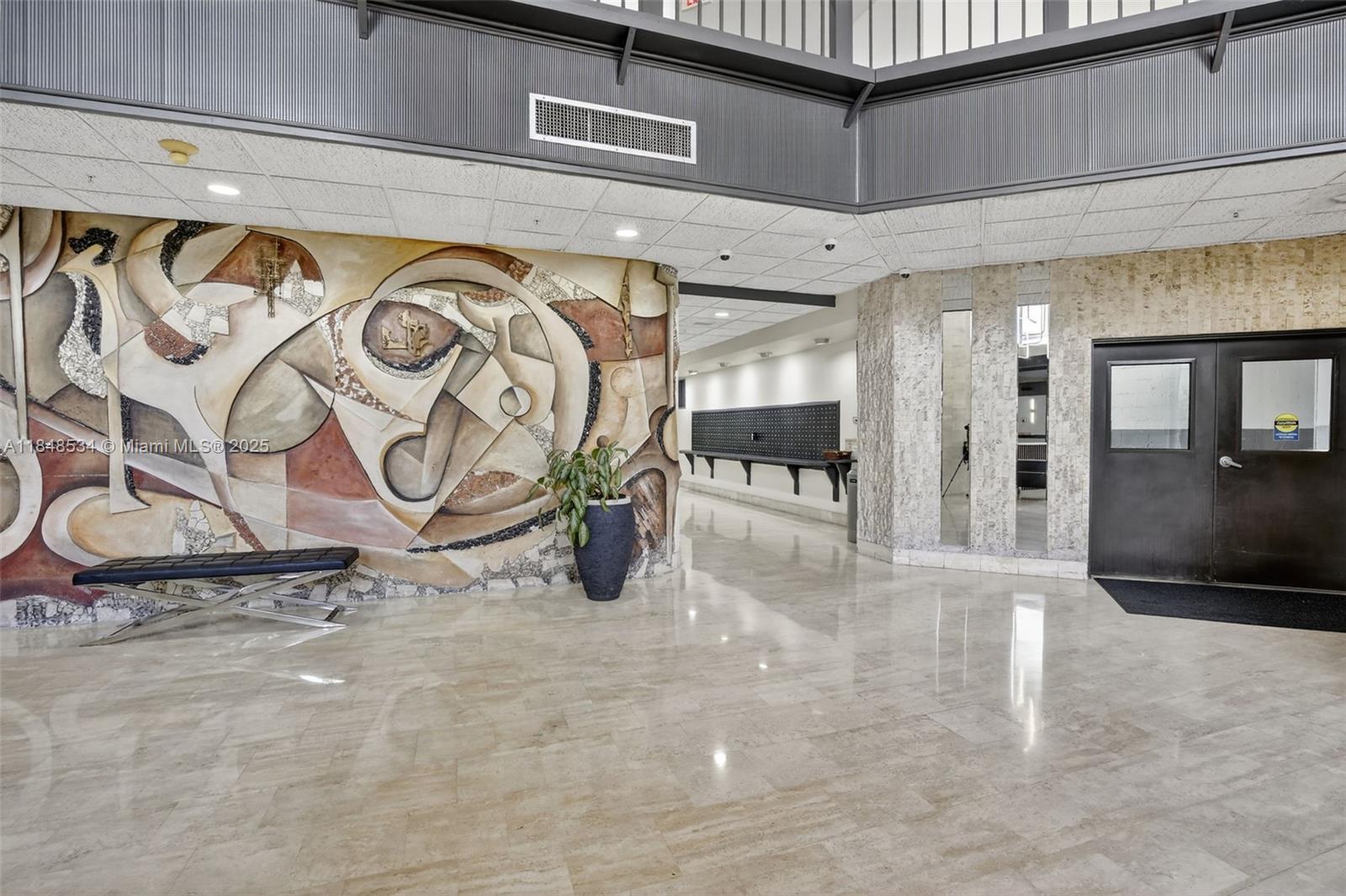 COMMODORE PLAZA CONDO - Residential