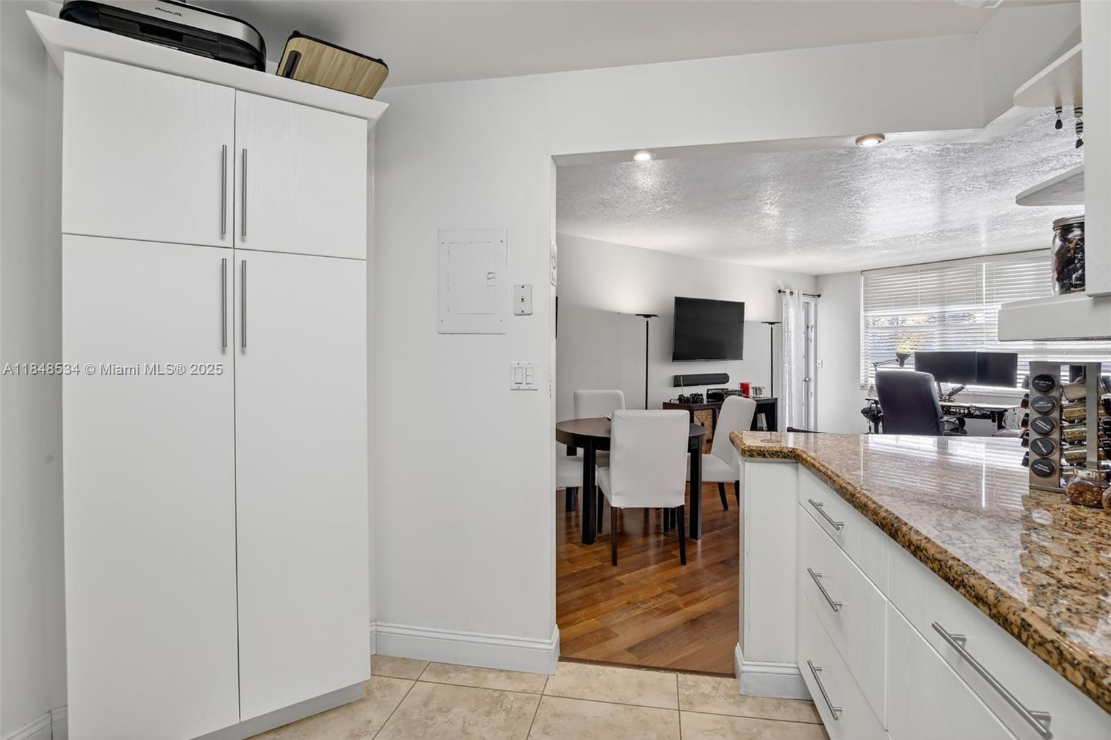 COMMODORE PLAZA CONDO - Residential