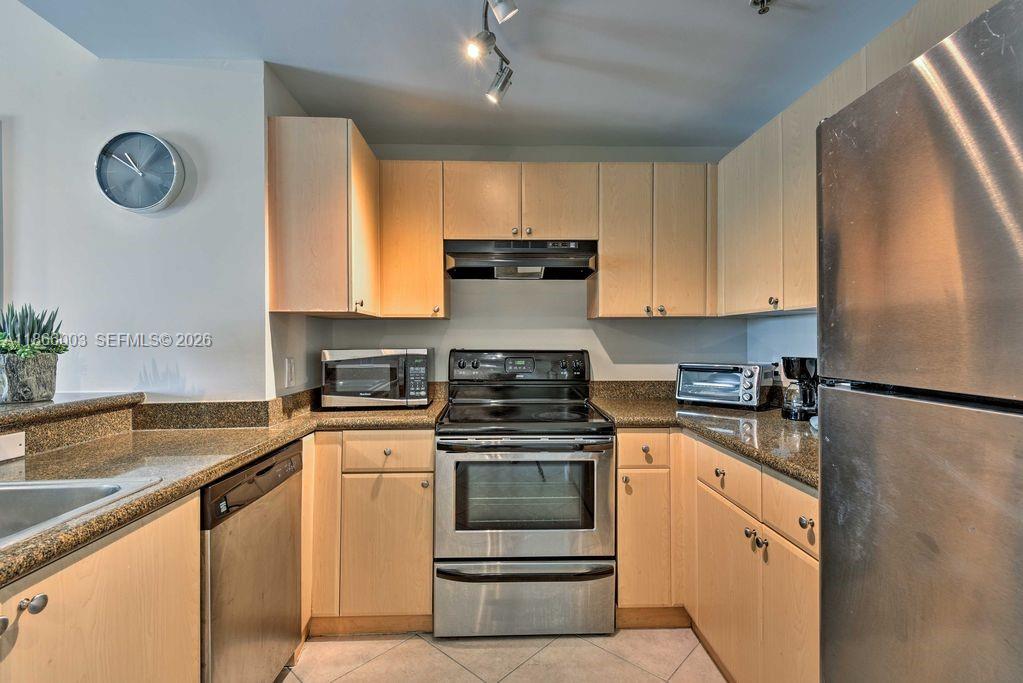 SHAMROCK BY THE GABLES CO - Residential