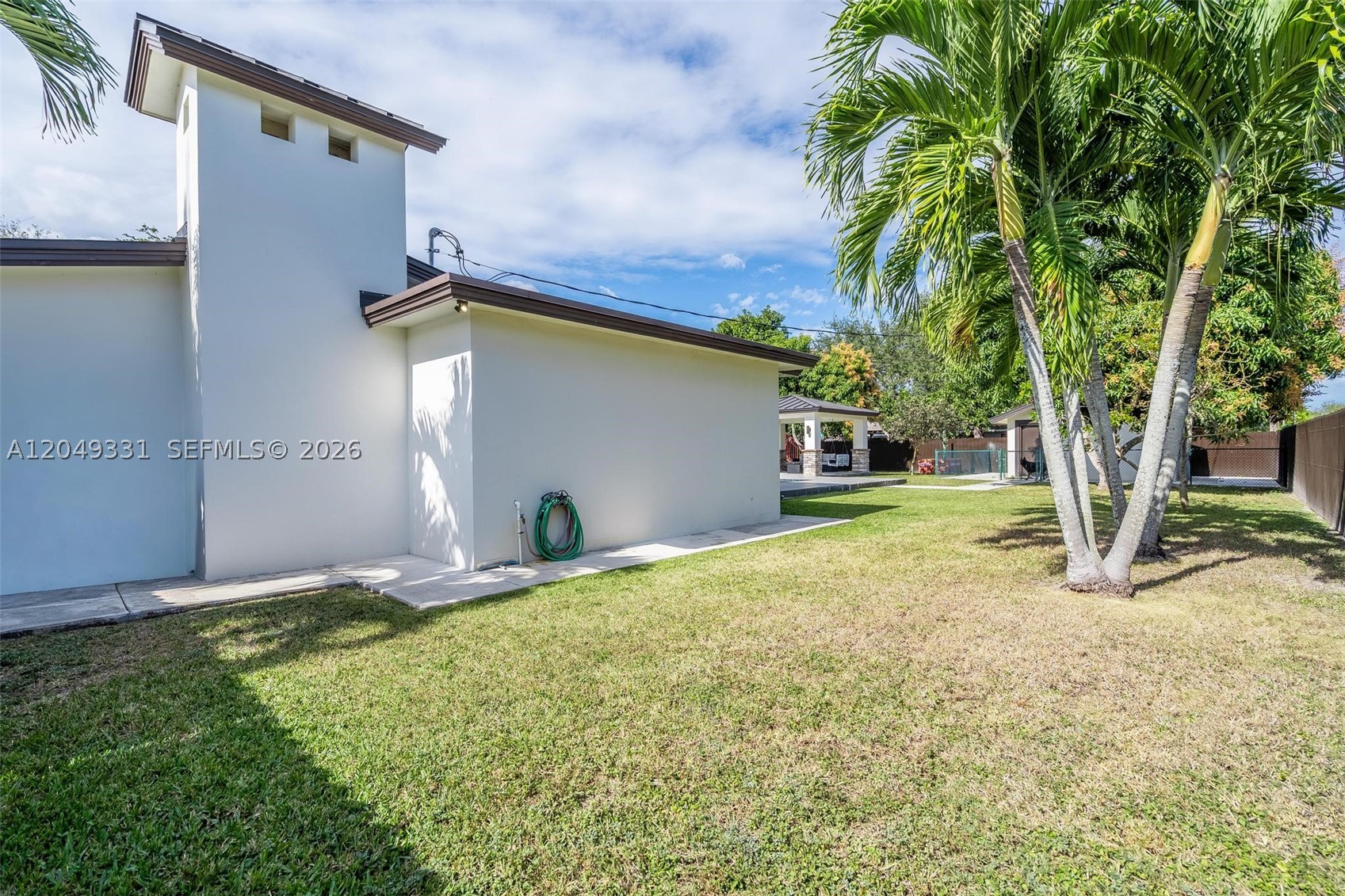CLUB MANOR - Residential
