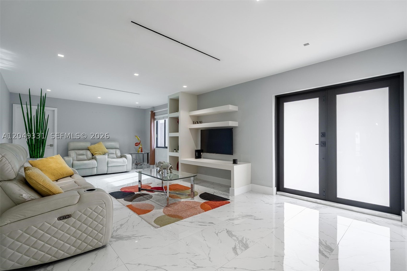 CLUB MANOR - Residential