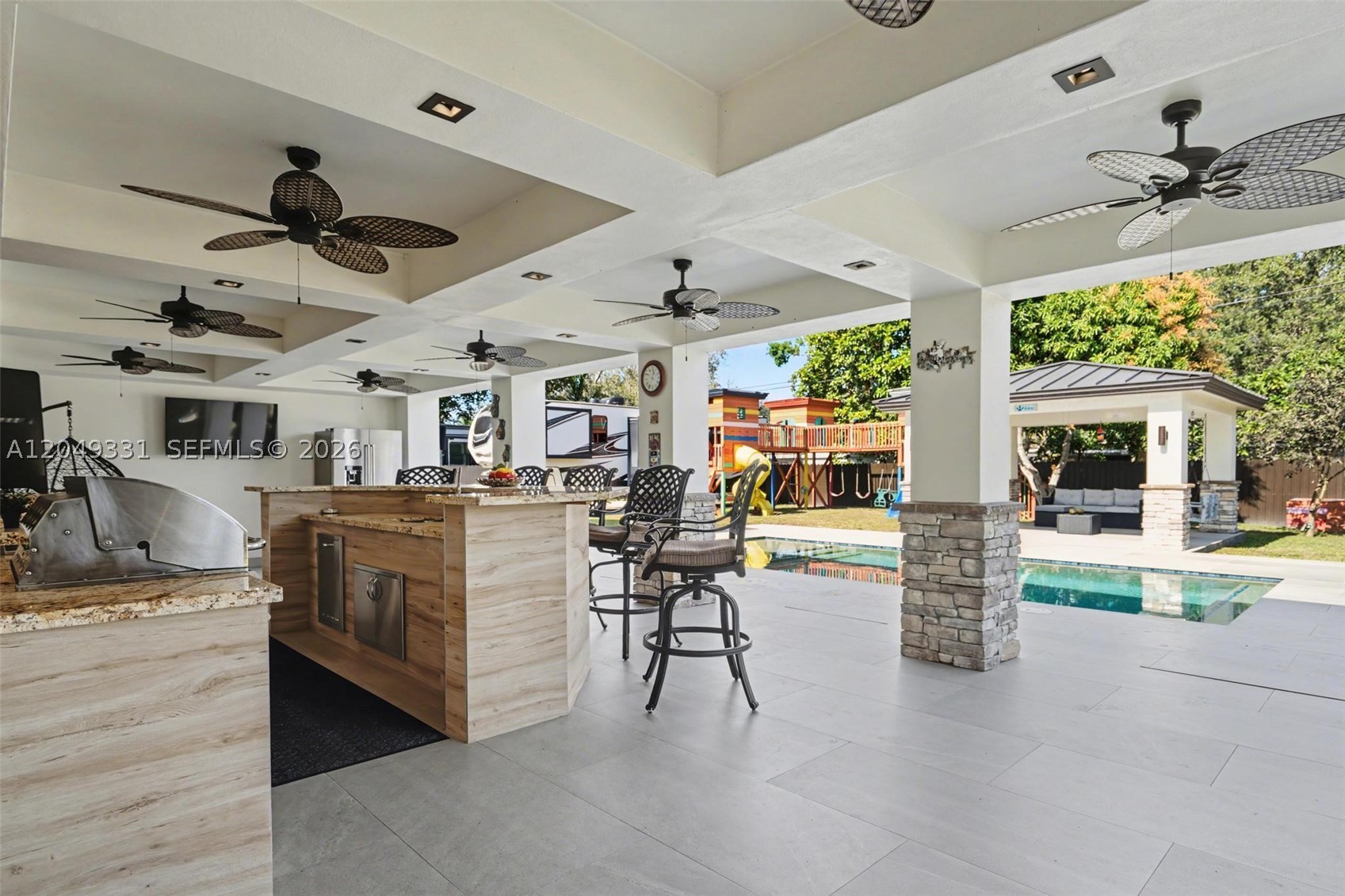 CLUB MANOR - Residential