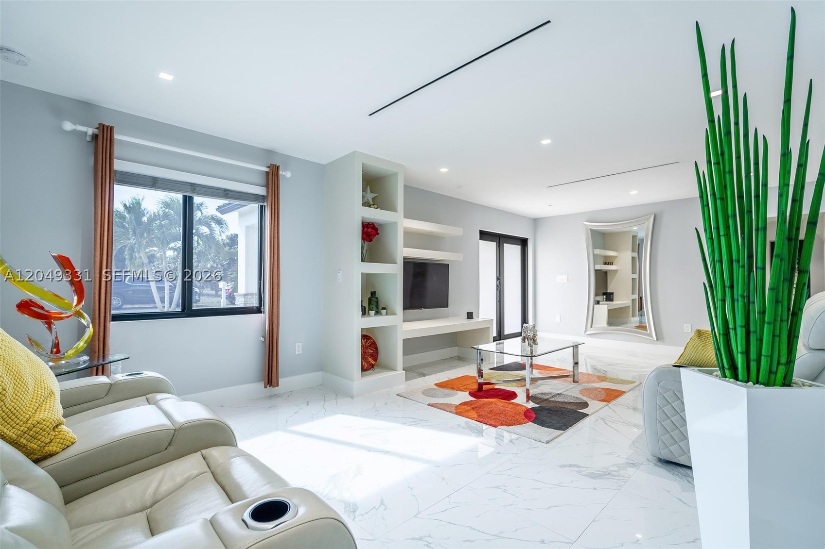 CLUB MANOR - Residential