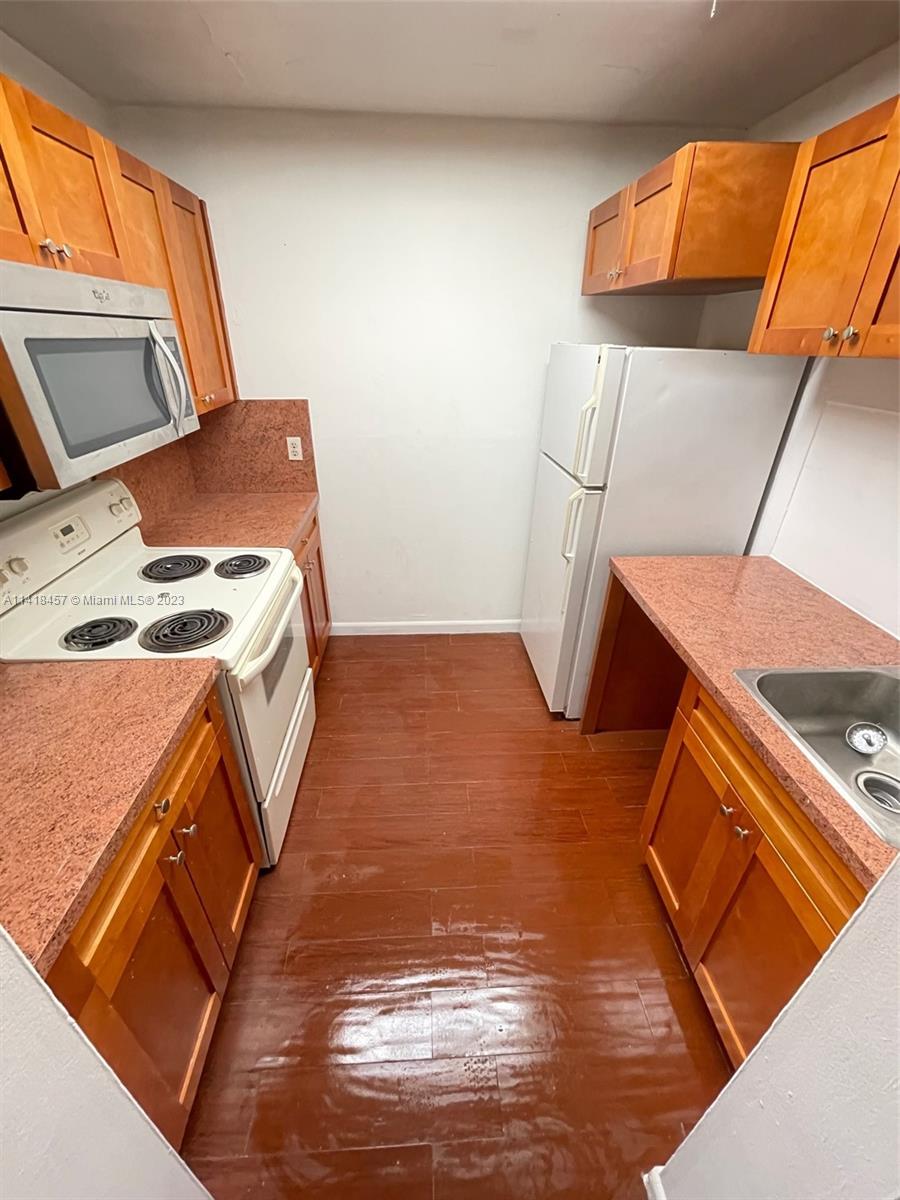 LAUDERHILL GARDENS TOWNHO - Residential Lease
