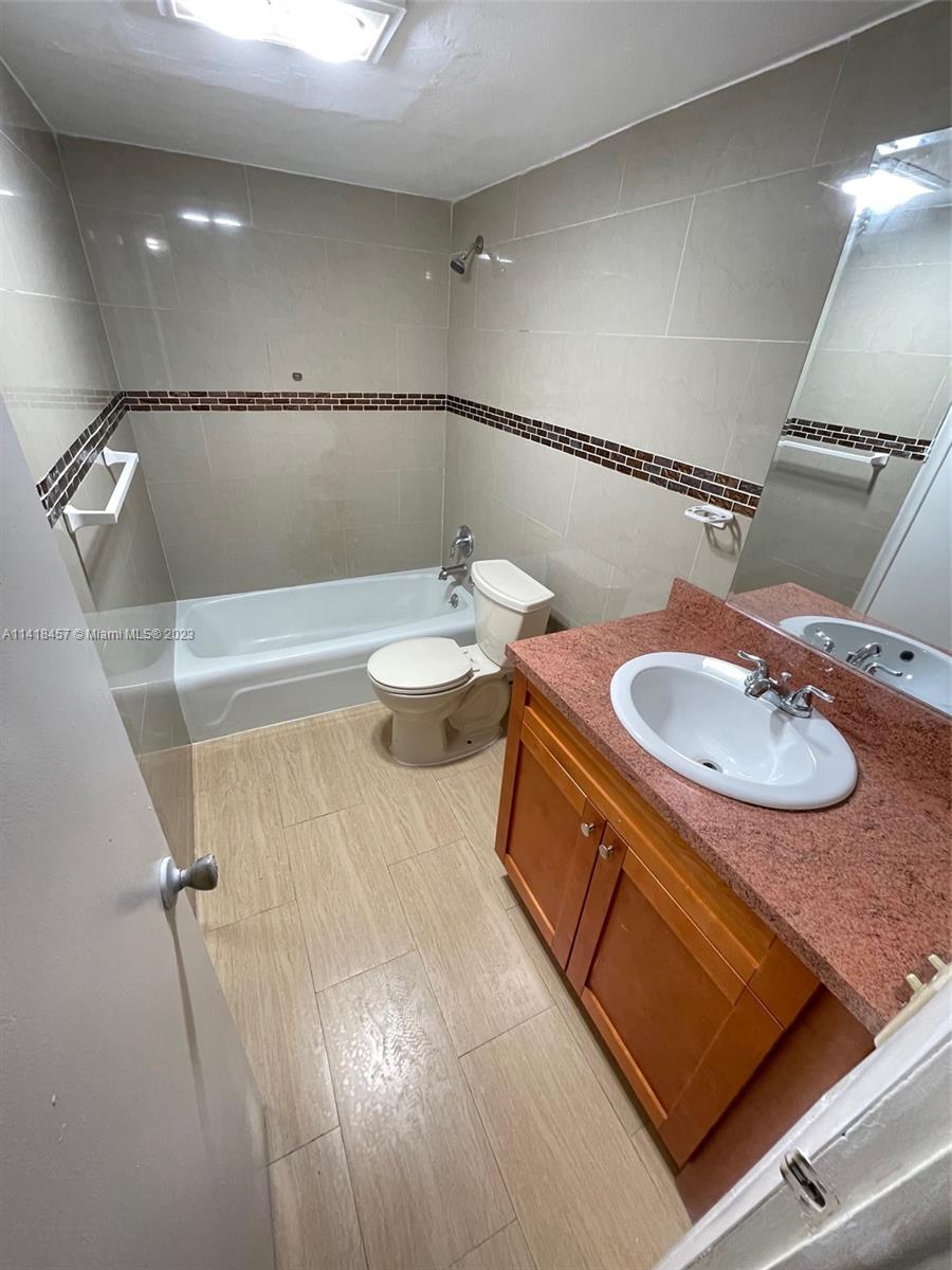 LAUDERHILL GARDENS TOWNHO - Residential Lease
