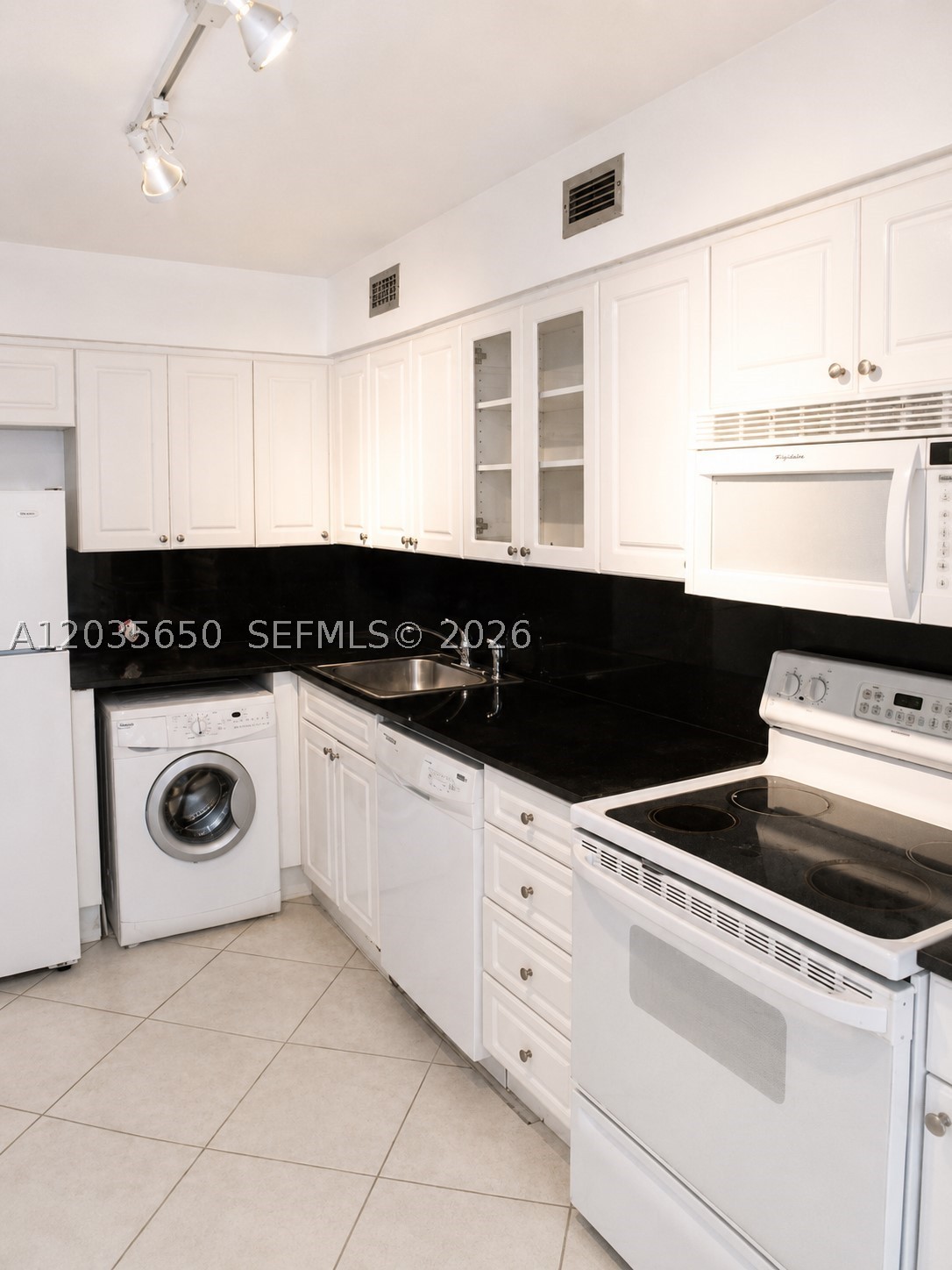 AQUASOL CONDO - Residential