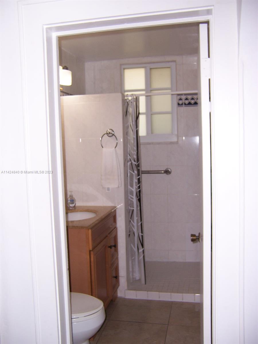 AMD PLAT OF SUNSET LAKE S - Residential Lease