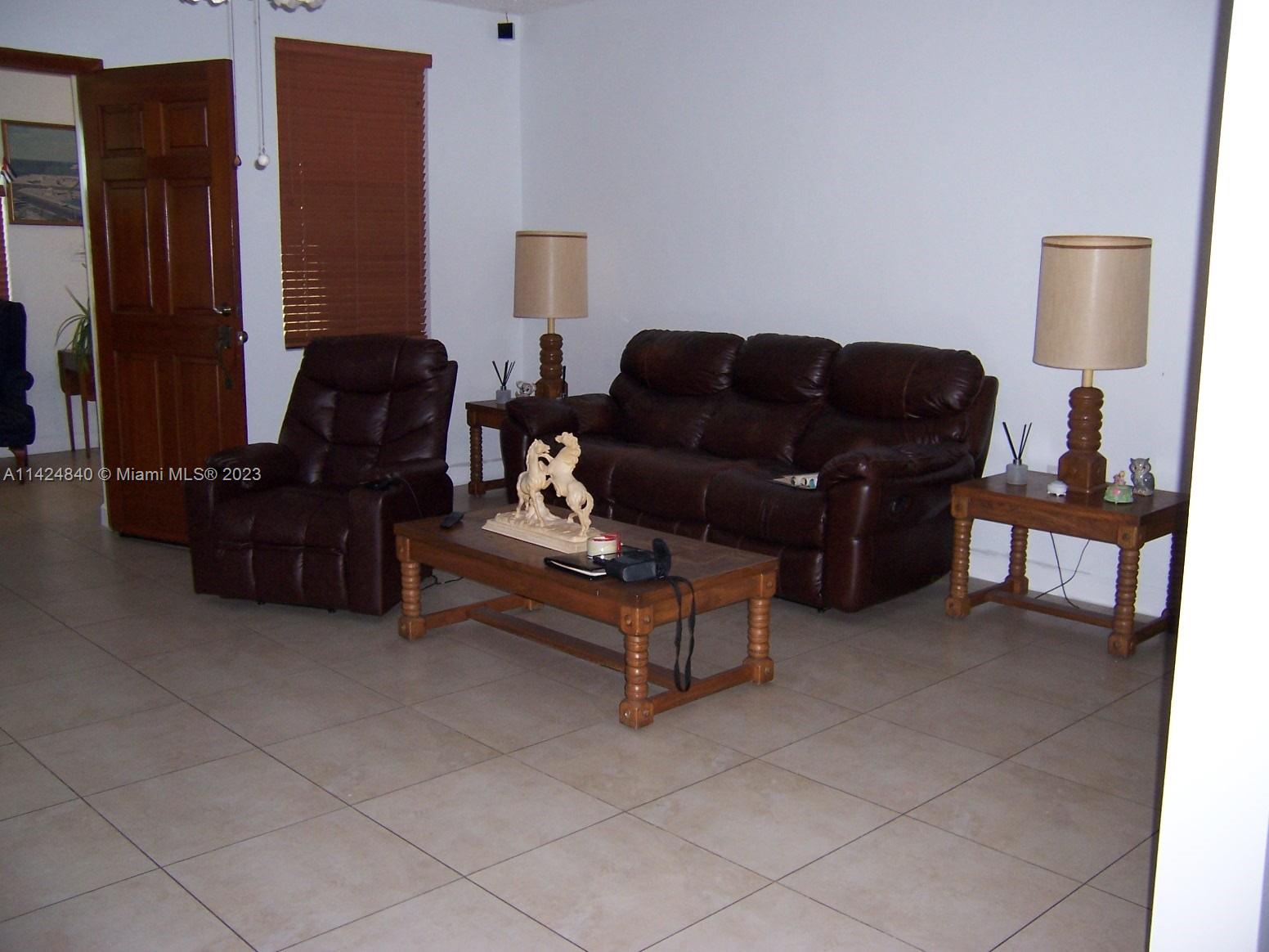 AMD PLAT OF SUNSET LAKE S - Residential Lease