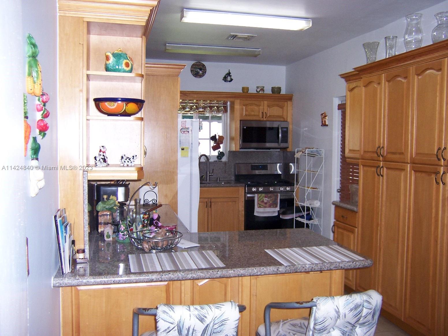 AMD PLAT OF SUNSET LAKE S - Residential Lease