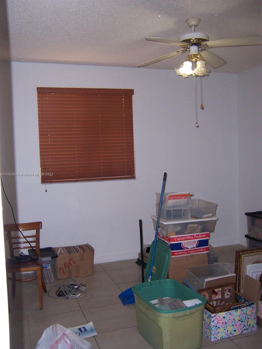 AMD PLAT OF SUNSET LAKE S - Residential Lease