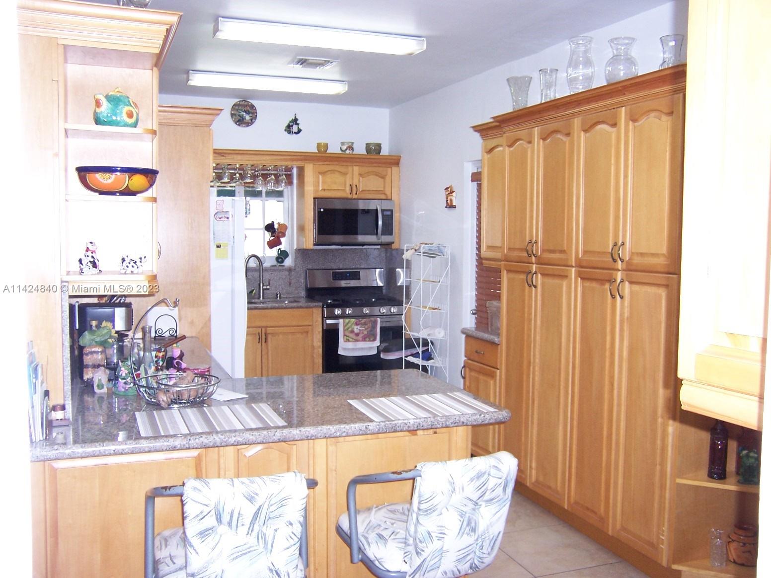 AMD PLAT OF SUNSET LAKE S - Residential Lease