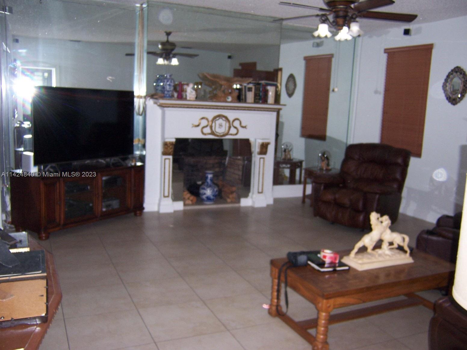 AMD PLAT OF SUNSET LAKE S - Residential Lease