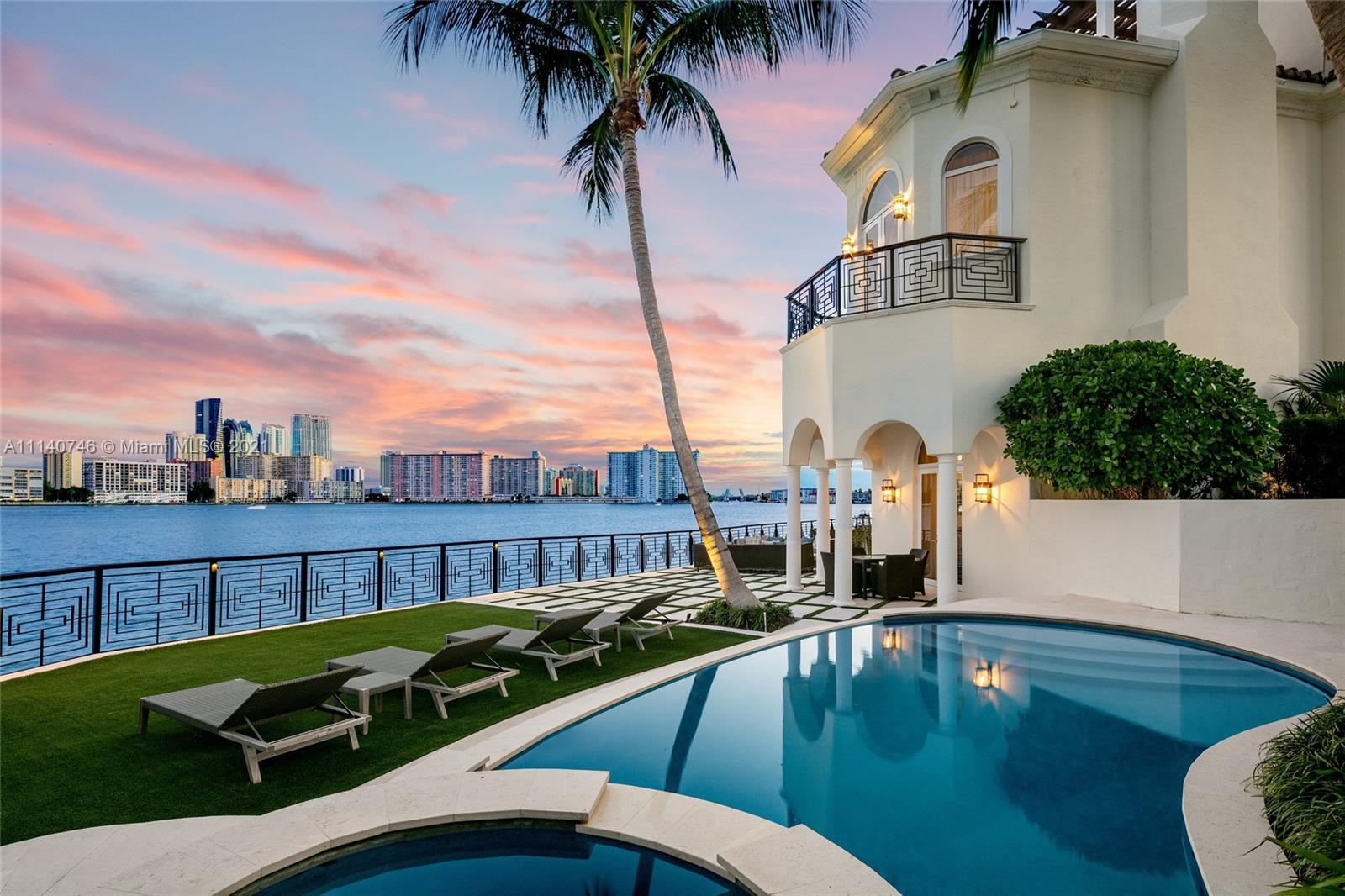 ISLAND ESTATES - Residential