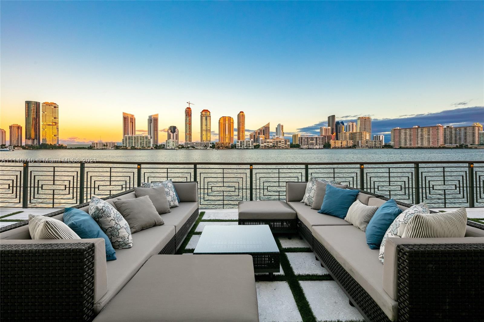 ISLAND ESTATES - Residential