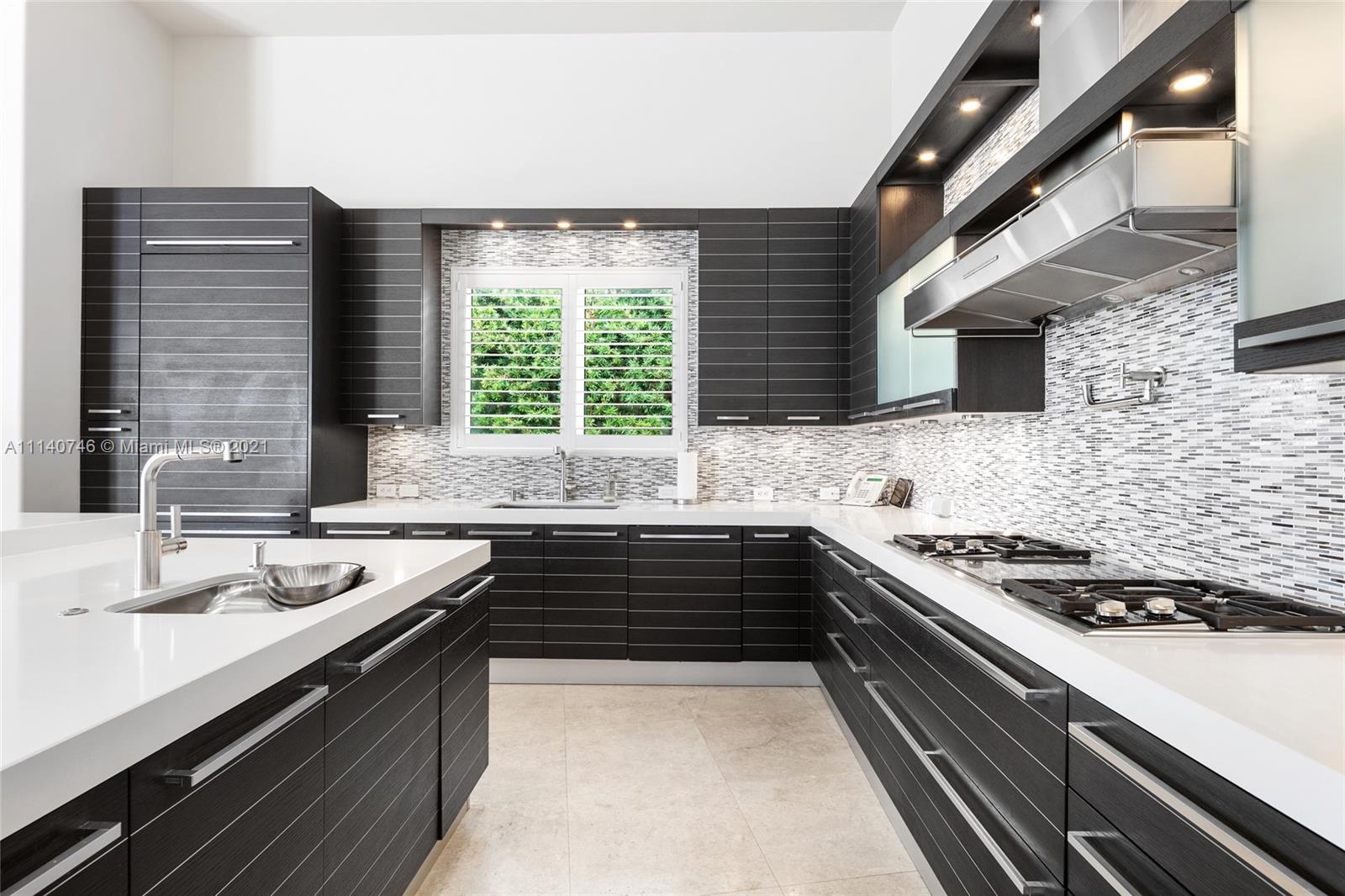 ISLAND ESTATES - Residential