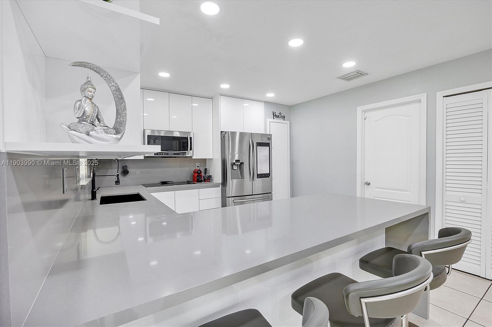 ACAPULCO SUB - Residential Lease