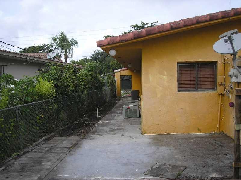 HAPPY FARMS ACRES - 2 - Residential Lease