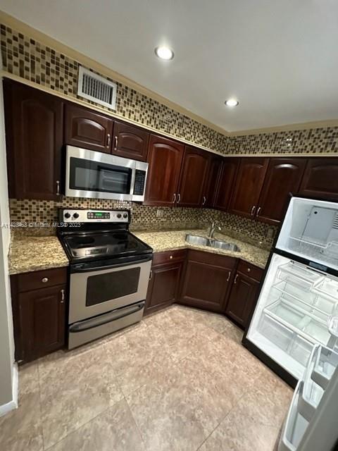 MANOR GROVE VILLAGE ONE I - Residential Lease