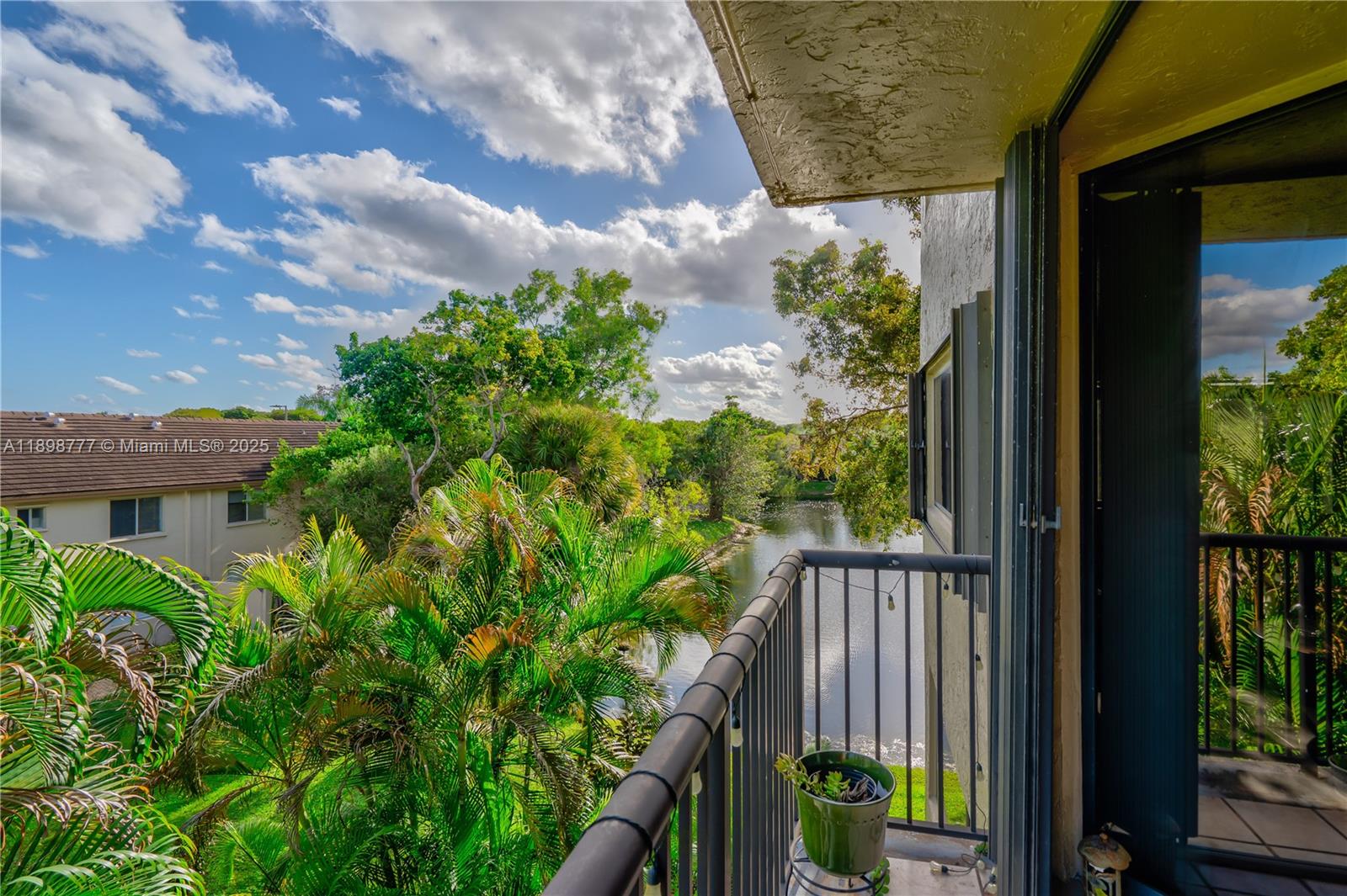 SEC 48 ATRIUMS AT SNAPPER - Residential