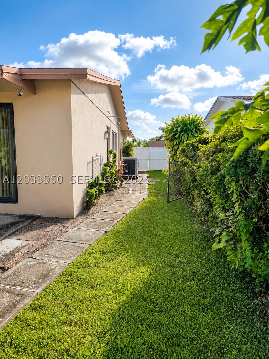 WINSTON PARK UNIT THREE - Residential