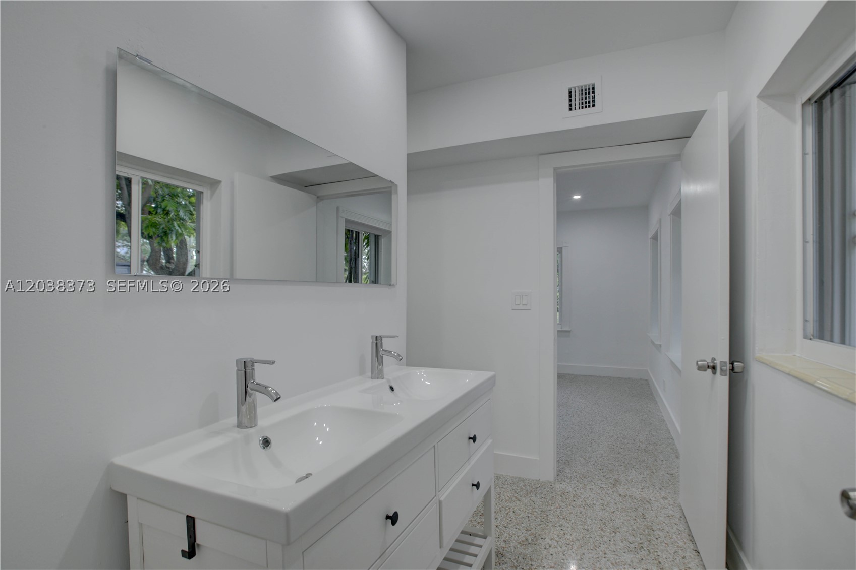 RIVER SEC OF CROISSANT PA - Residential Lease