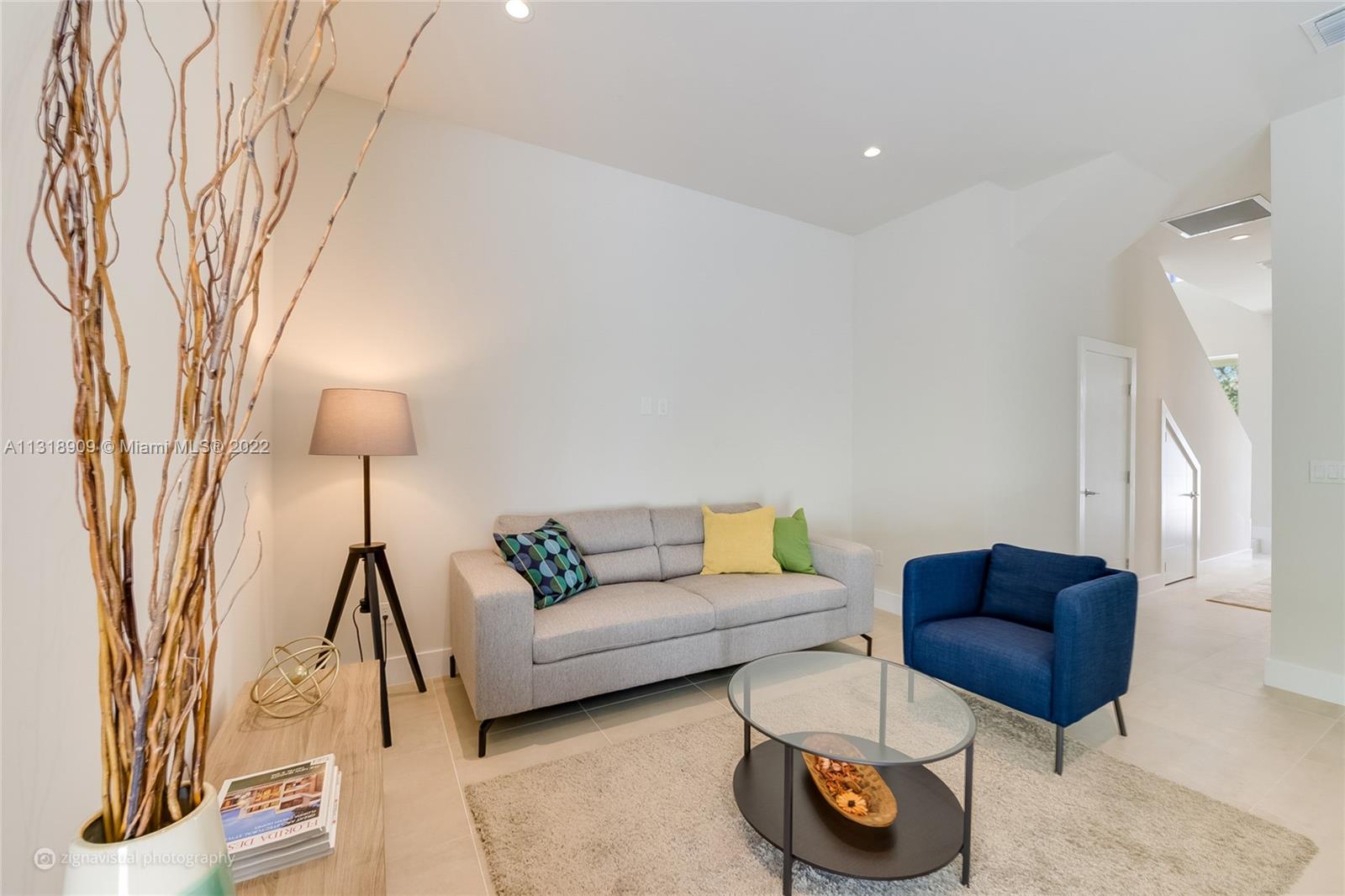 SIX AT DADELAND CONDO - Residential Lease