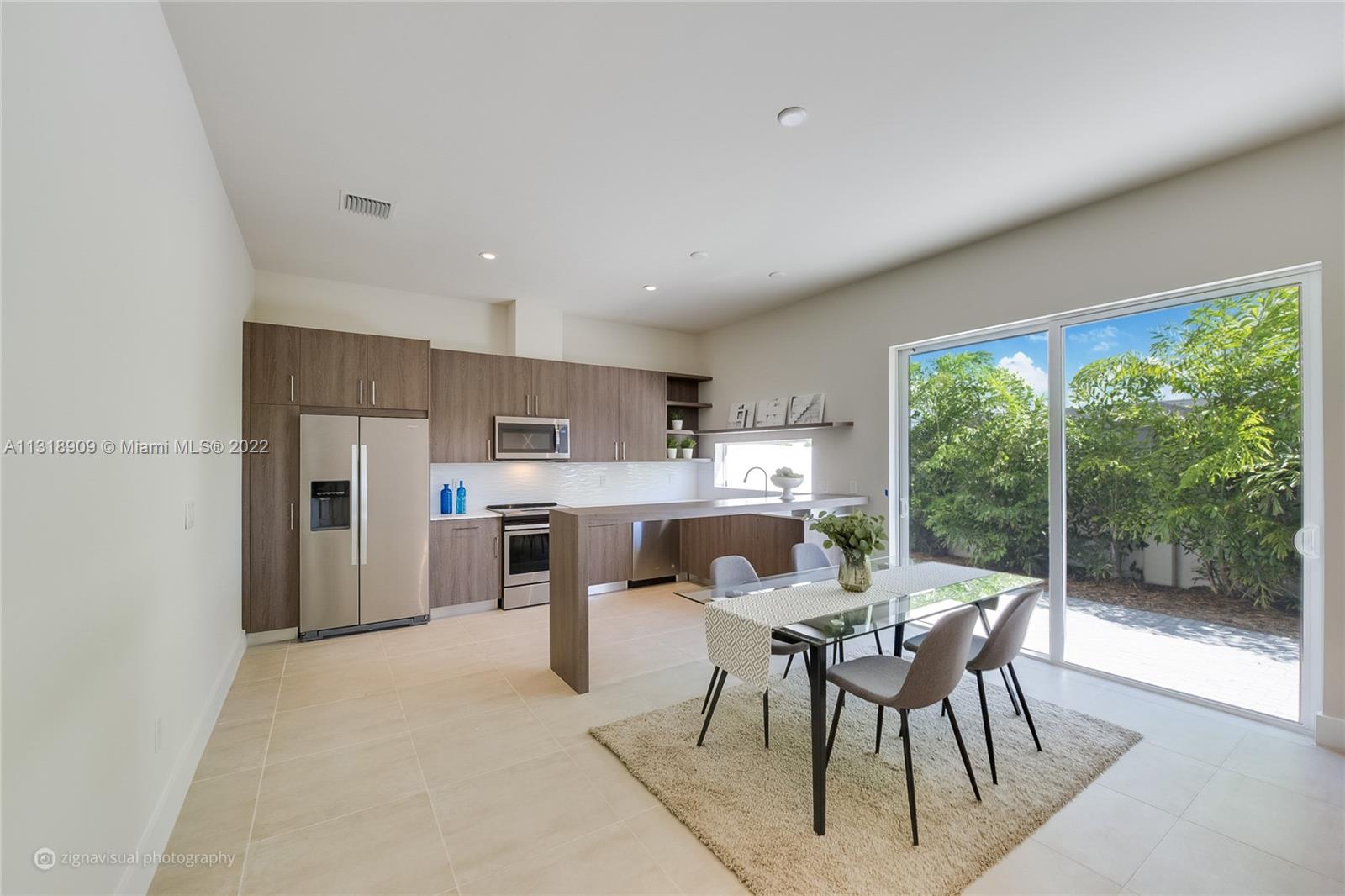 SIX AT DADELAND CONDO - Residential Lease