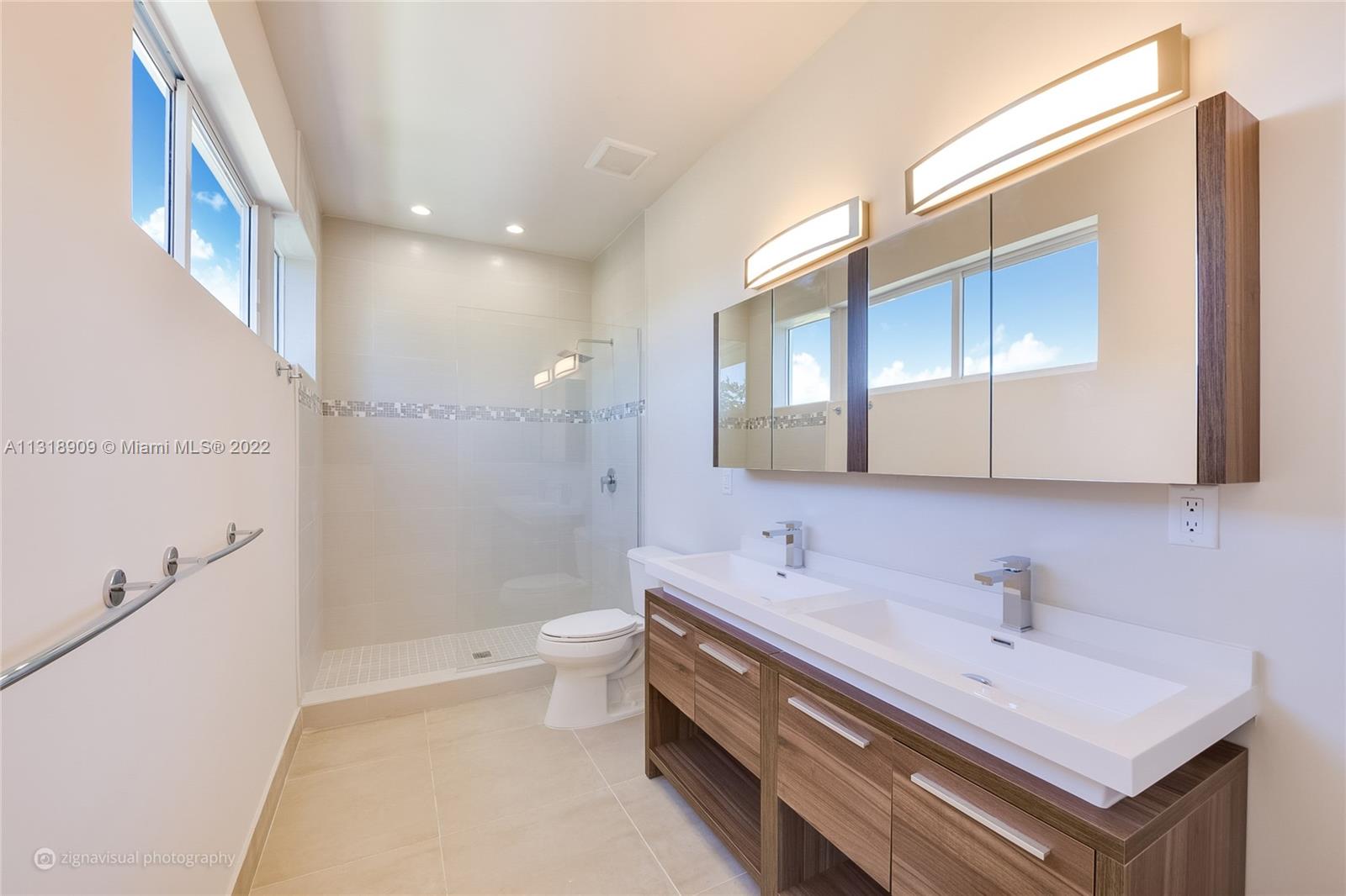 SIX AT DADELAND CONDO - Residential Lease