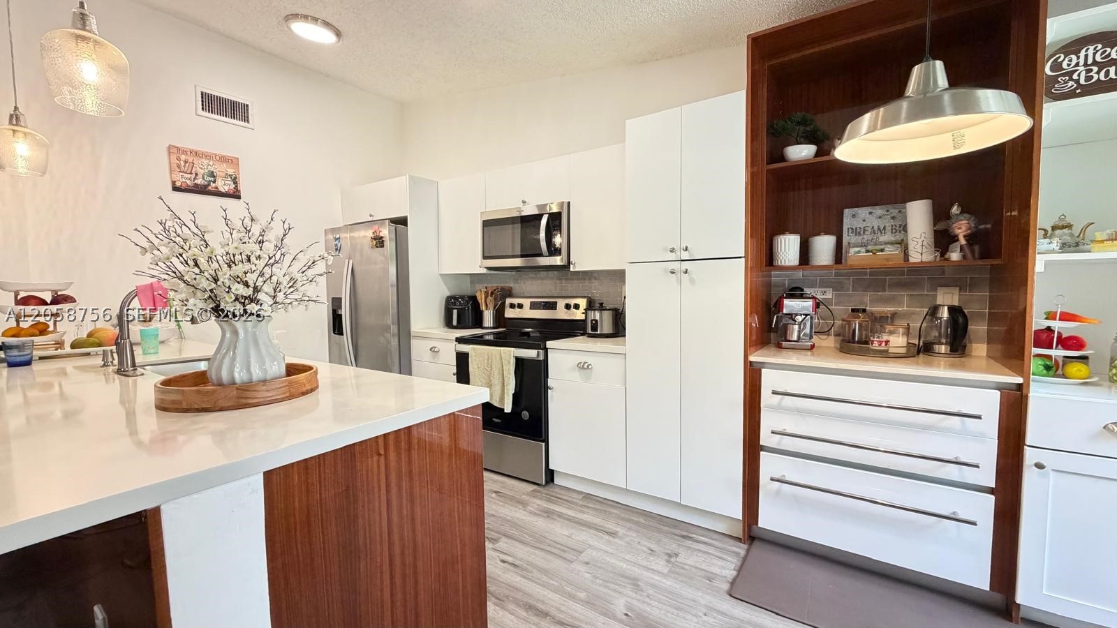 RICHMOND TOWNHOUSE - Residential