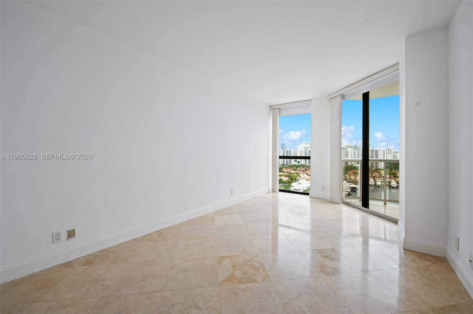HARBORSIDE - Residential
