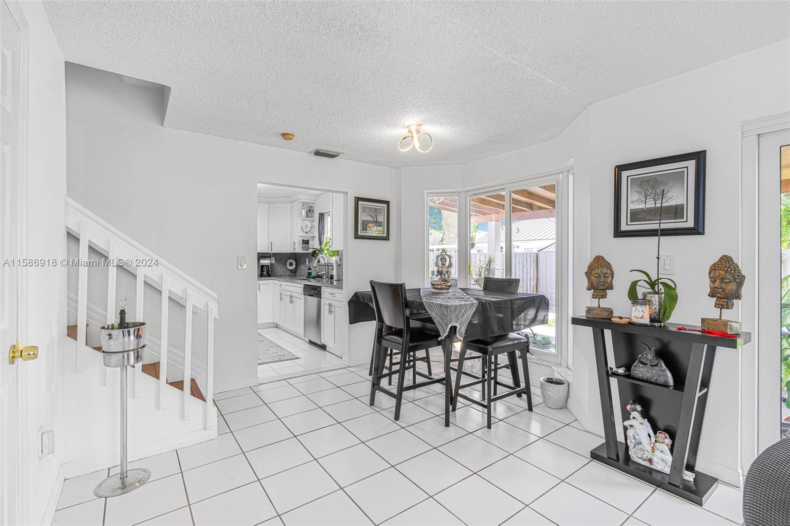 ROGER HOMES - Residential Lease