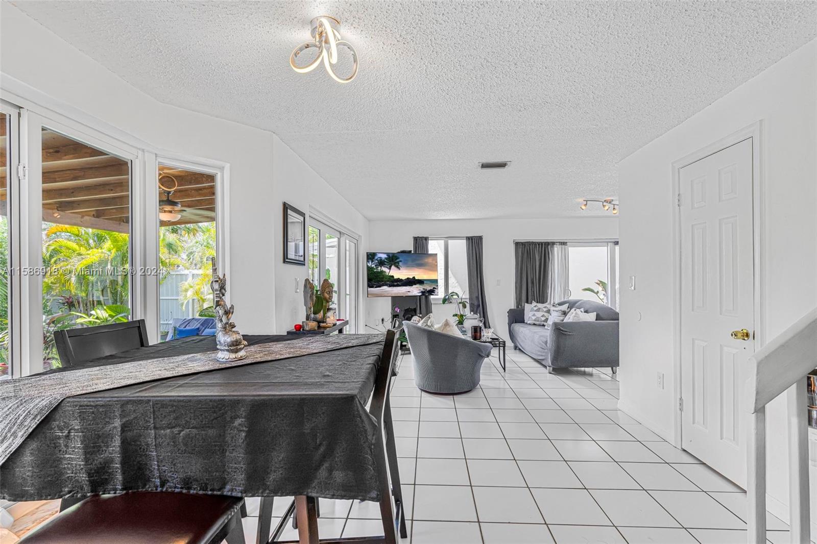 ROGER HOMES - Residential Lease