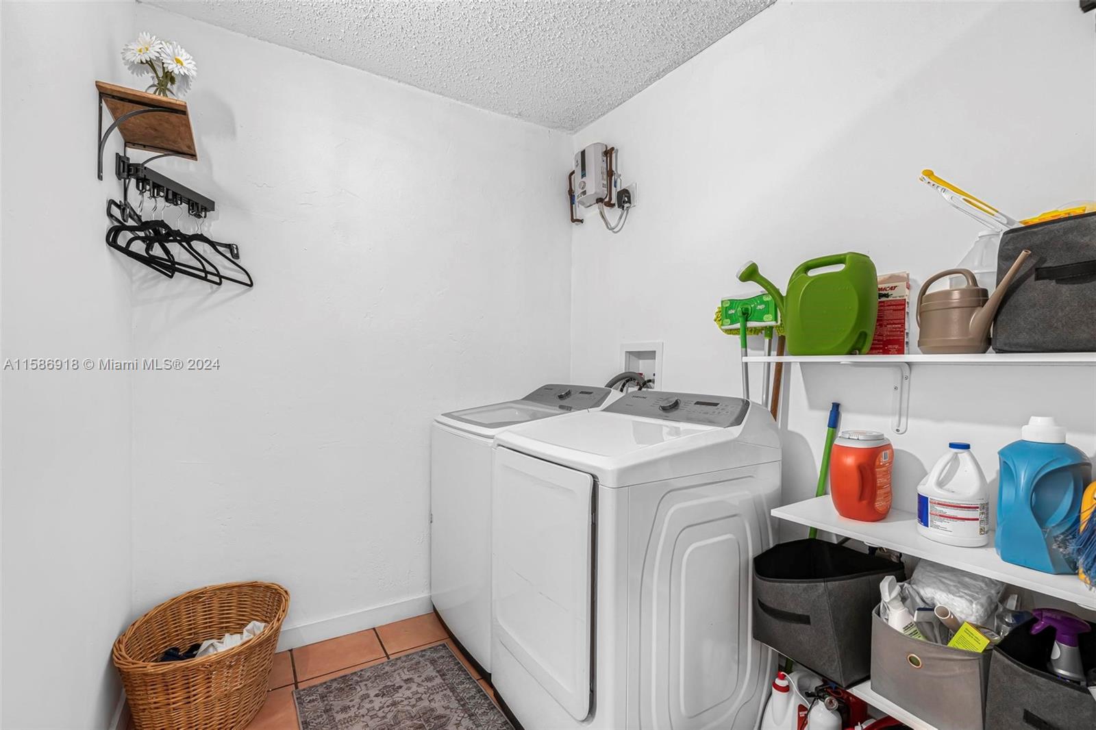 ROGER HOMES - Residential Lease