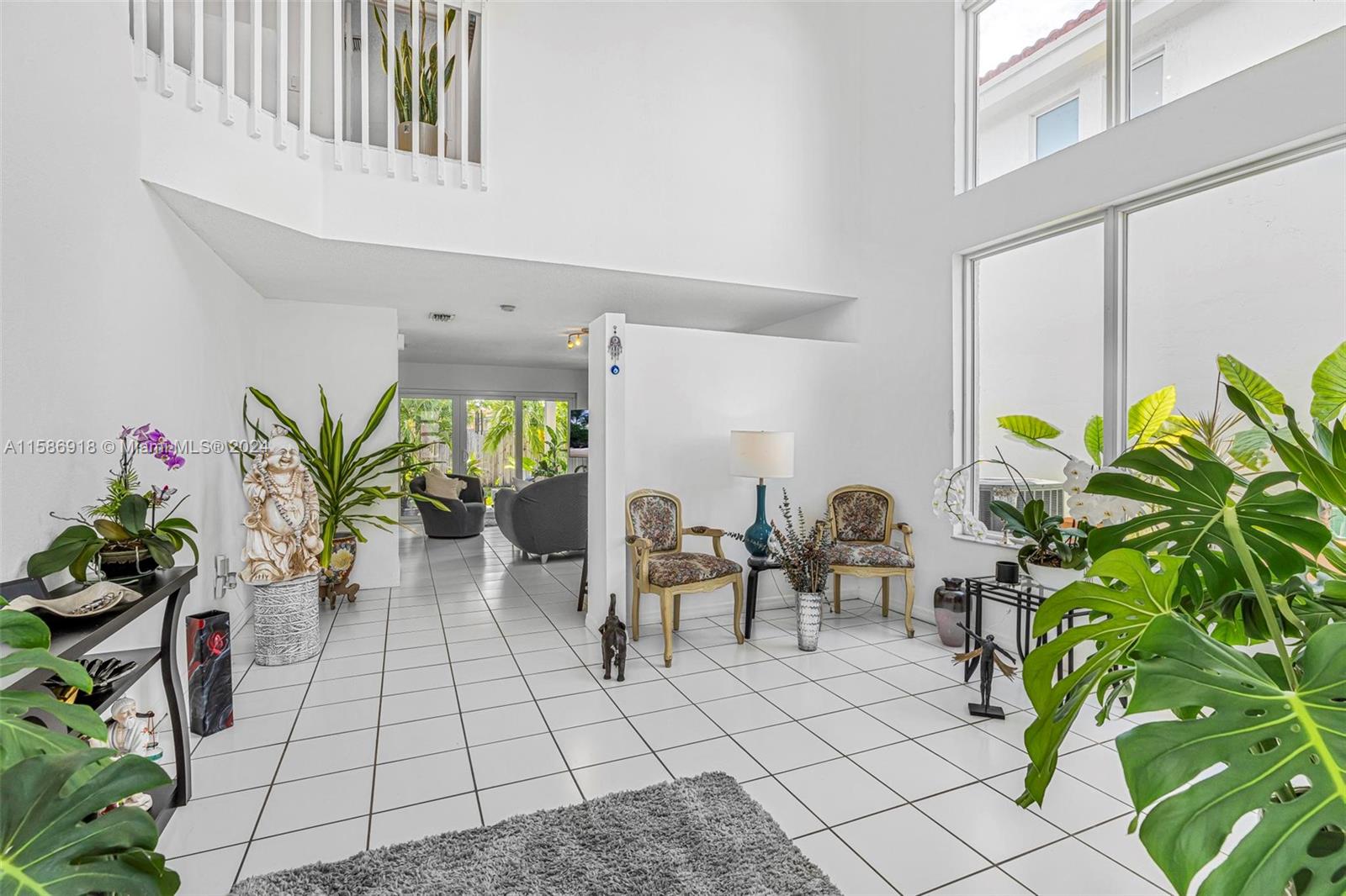 ROGER HOMES - Residential Lease