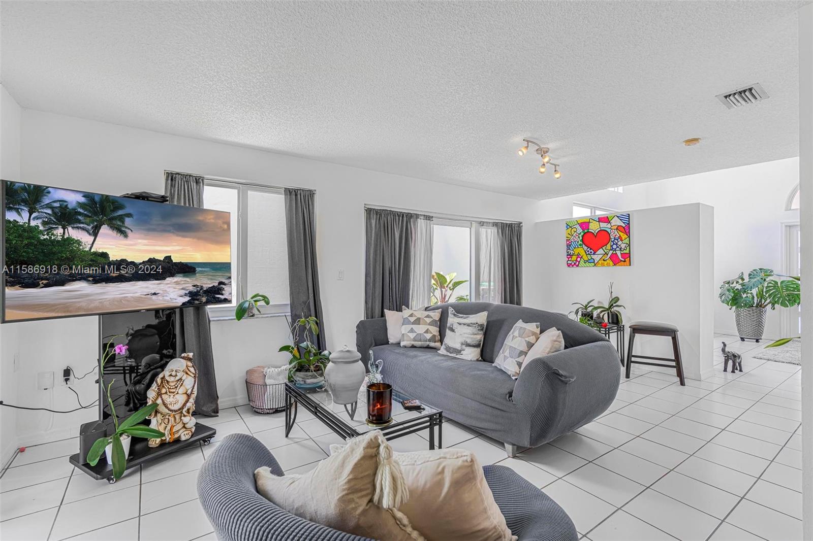 ROGER HOMES - Residential Lease