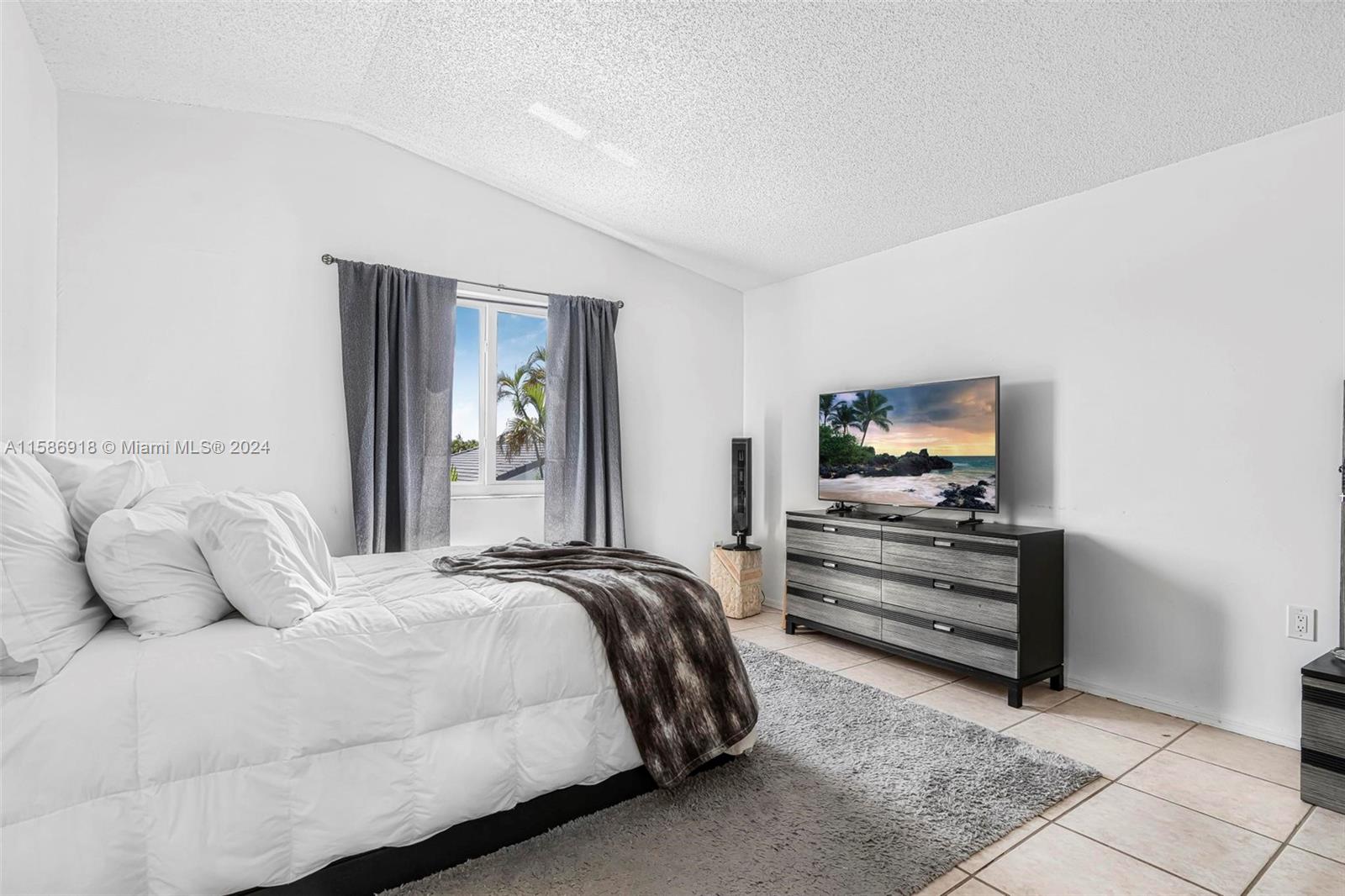 ROGER HOMES - Residential Lease